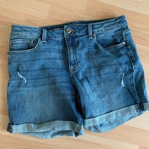 GUC Tommy Hilfiger ripped jean shorts